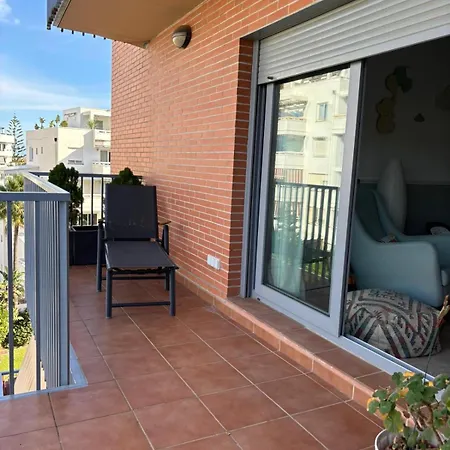 Con Piscina En Playamar Apartment